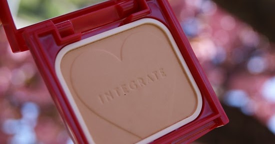 Shiseido Integrate Pro Finish Foundation SPF16: Riasan Tahan Lama dengan Perlindungan Matahari