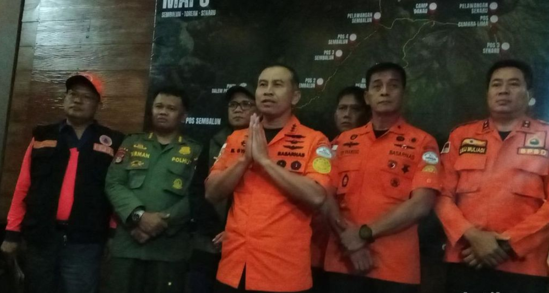 Basarnas Beberkan Kronologi Evakuasi Jenazah Turis Brasil di Rinjani